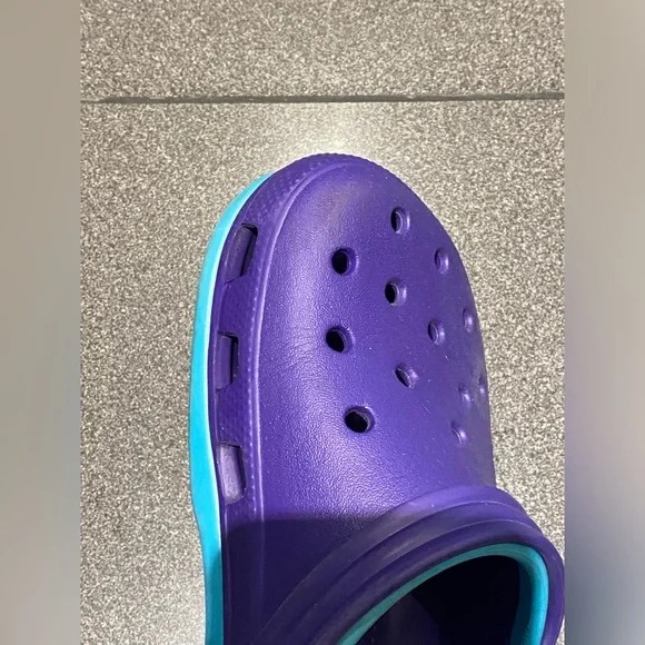 Crocs - Picture 3 of 4